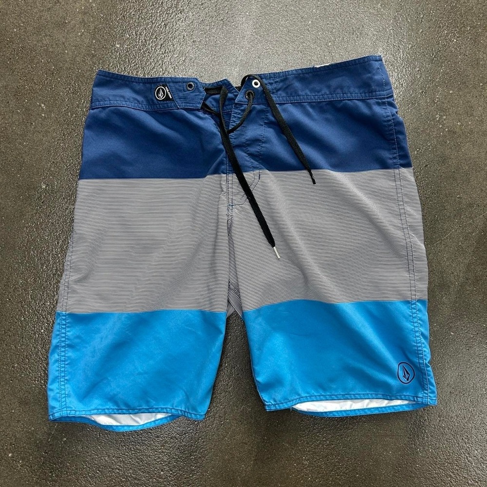 Vintage Y2K Volcom Size 32 XL Swim Trunks